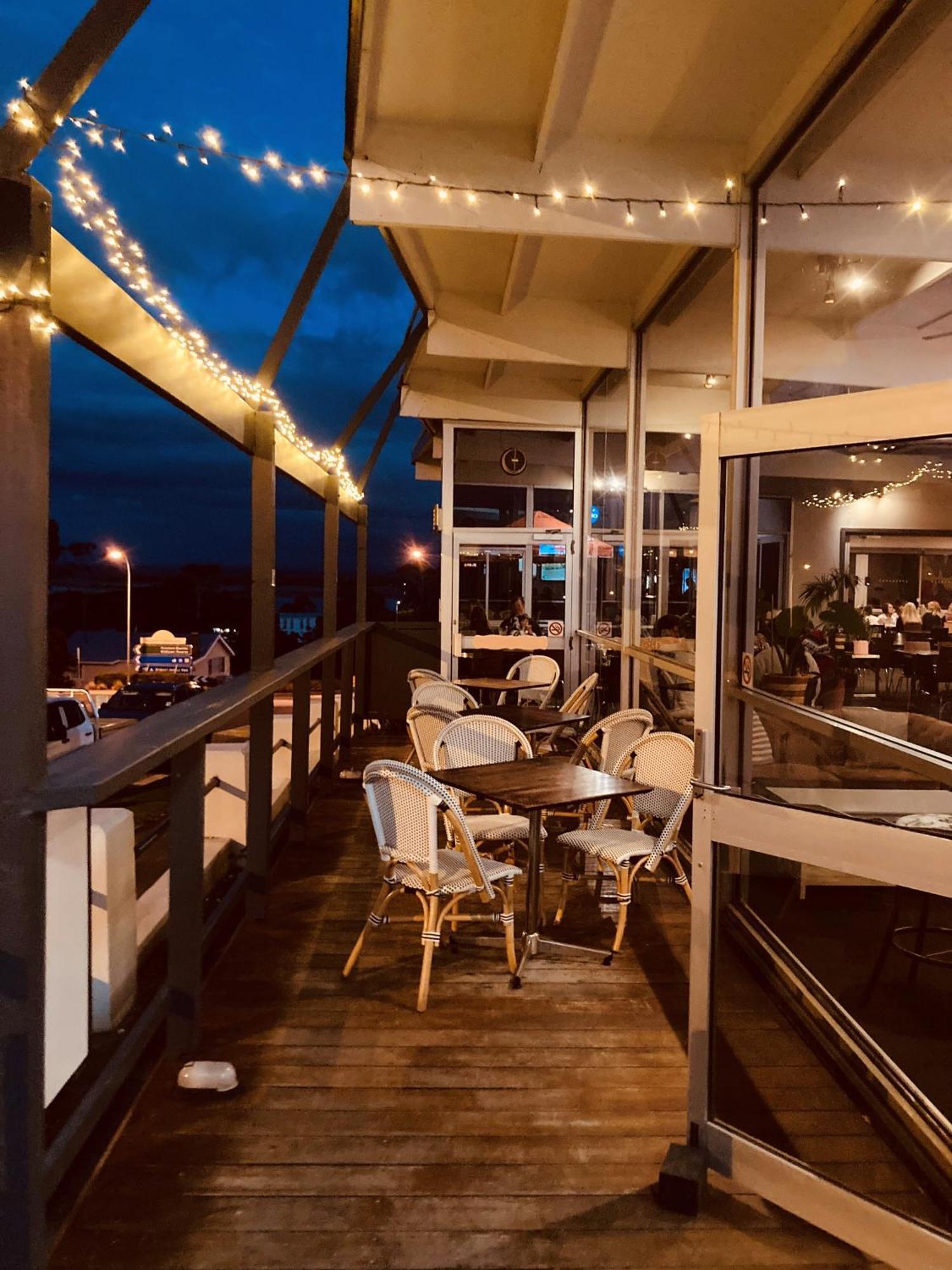 Bridport Bay Inn Bagian luar foto