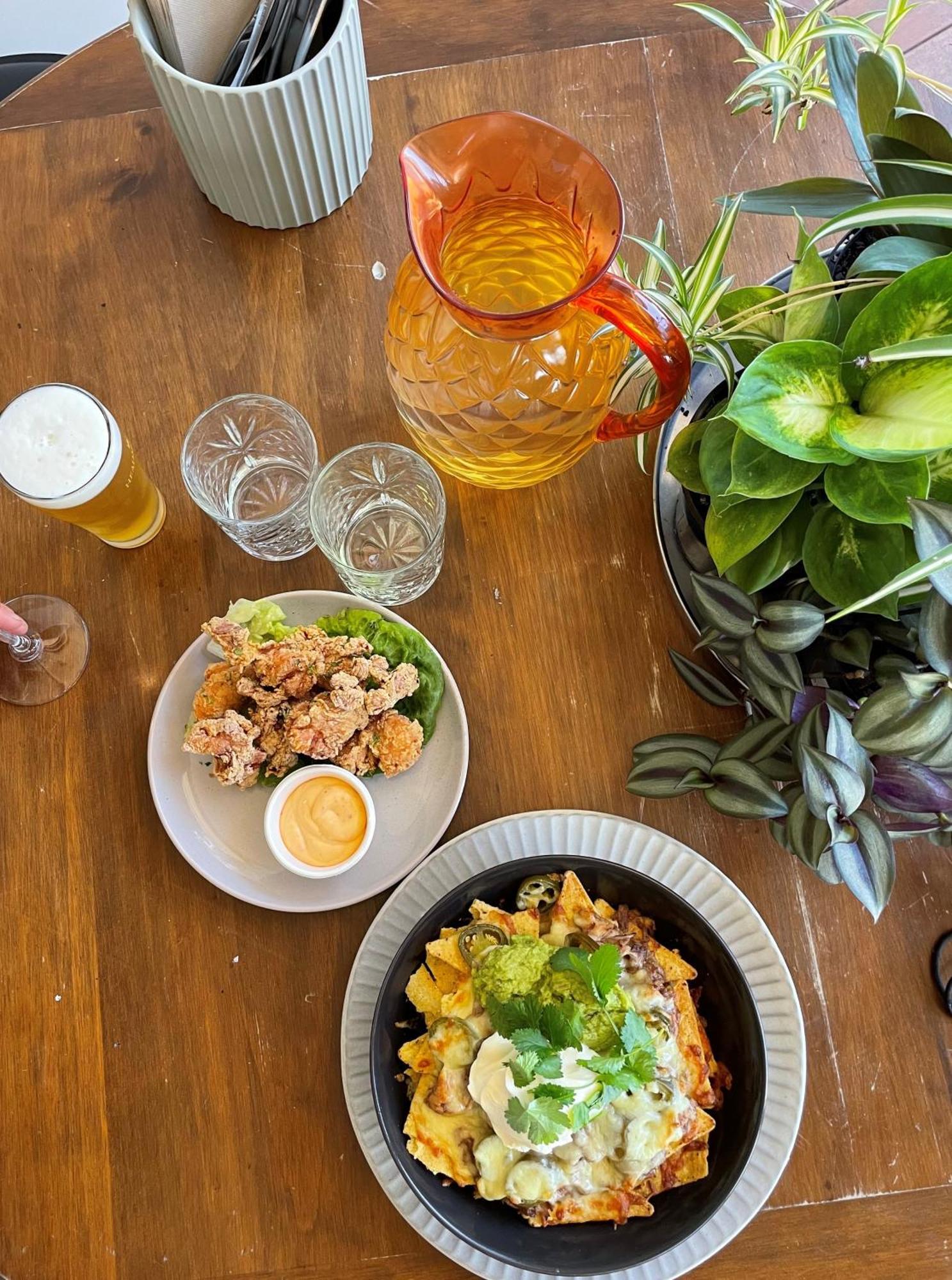 Bridport Bay Inn Bagian luar foto